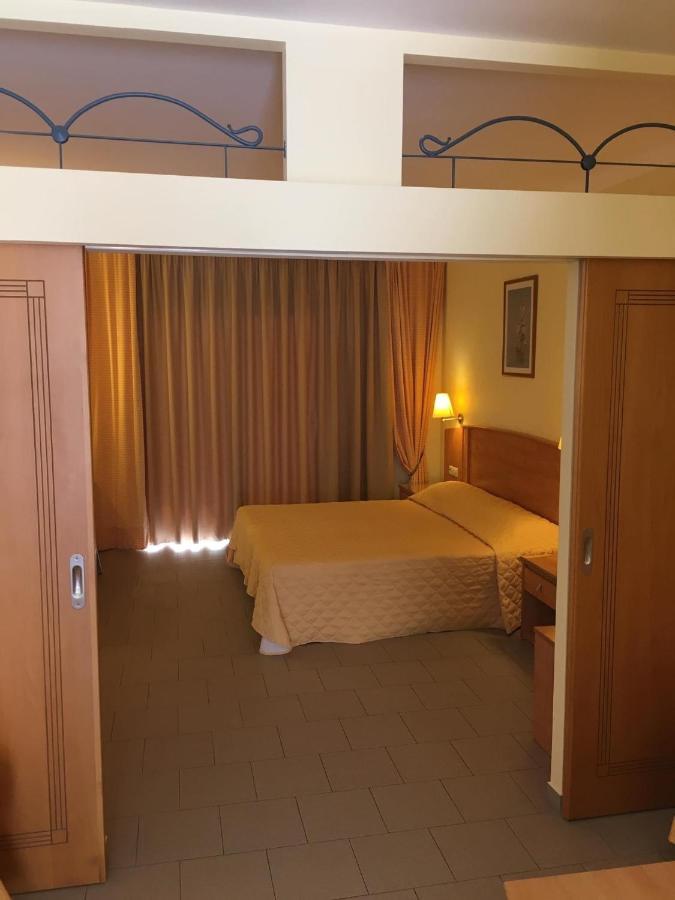 Coloma Apartments Pefkos Pefki Eksteriør billede